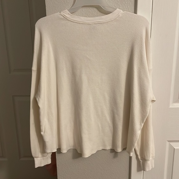 Old Navy Thermal top - Picture 4 of 4